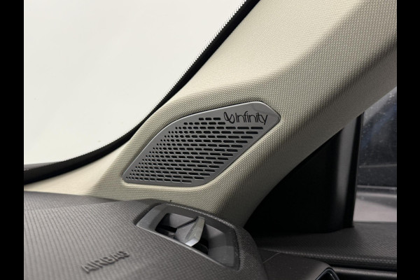 Lynk & Co 01 1.5 Panoramadak Navigatie Apple CarPlay Android Auto Camera Parkeerhulp Adaptive Cruise Control Dodehoekdetectie Stoelverwarming Climate Control Lichtmetalen velgen