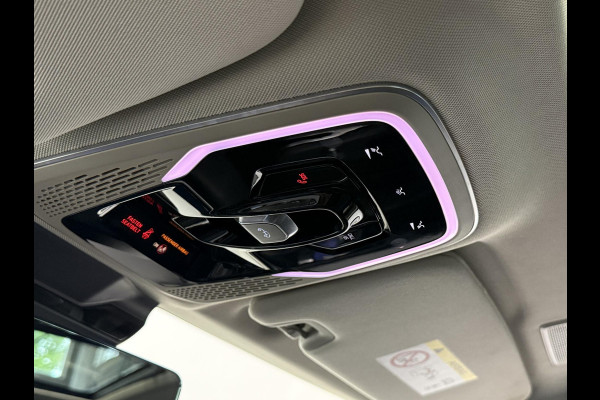 Lynk & Co 01 1.5 Panoramadak Navigatie Apple CarPlay Android Auto Camera Parkeerhulp Adaptive Cruise Control Dodehoekdetectie Stoelverwarming Climate Control Lichtmetalen velgen