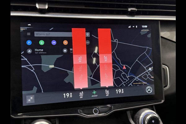 Lynk & Co 01 1.5 Panoramadak Navigatie Apple CarPlay Android Auto Camera Parkeerhulp Adaptive Cruise Control Dodehoekdetectie Stoelverwarming Climate Control Lichtmetalen velgen