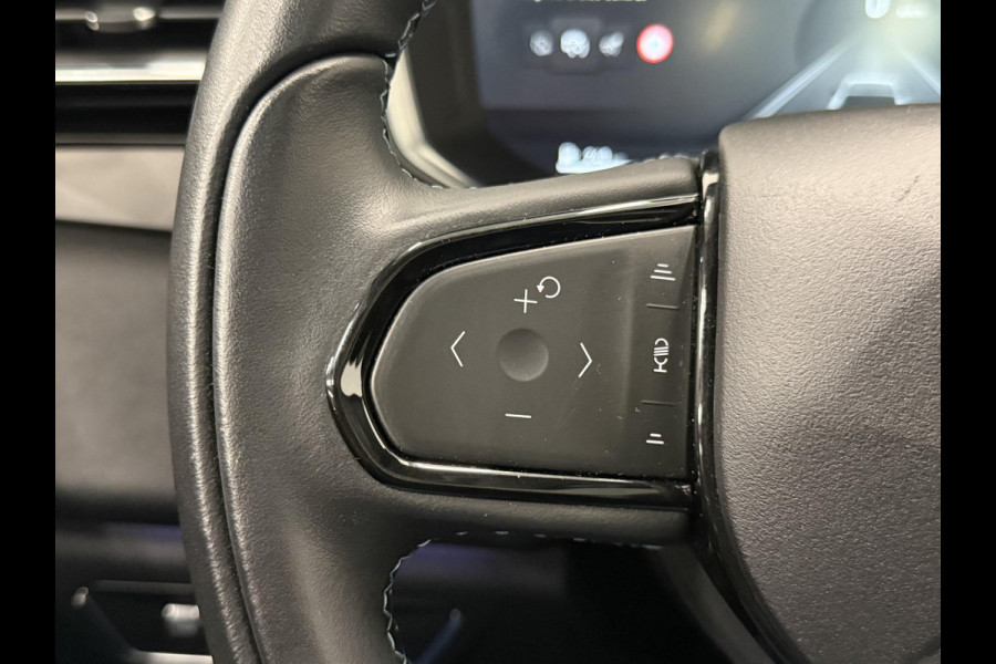 Lynk & Co 01 1.5 Panoramadak Navigatie Apple CarPlay Android Auto Camera Parkeerhulp Adaptive Cruise Control Dodehoekdetectie Stoelverwarming Climate Control Lichtmetalen velgen