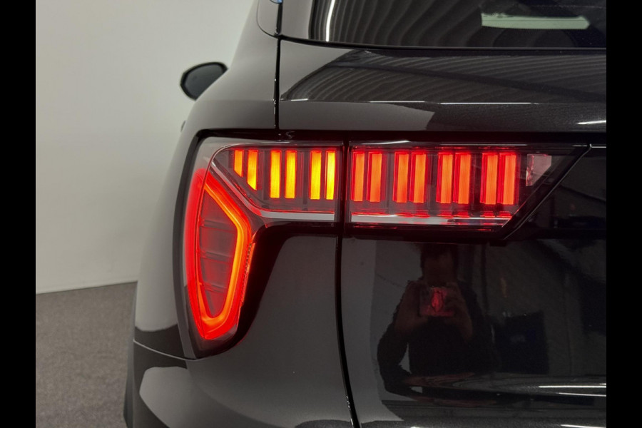 Lynk & Co 01 1.5 Panoramadak Navigatie Apple CarPlay Android Auto Camera Parkeerhulp Adaptive Cruise Control Dodehoekdetectie Stoelverwarming Climate Control Lichtmetalen velgen