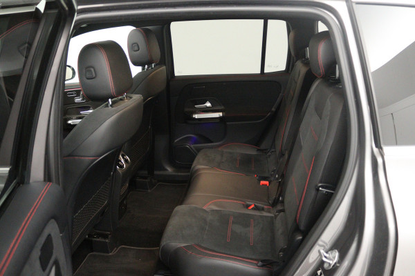 Mercedes-Benz Glb 200 Business Solution AMG (PANORAMADAK, SFEERVERLICHTING, TREKHAAK WEGKLAPBAAR, STOELVERWARMING, ELEKTR STOELEN)