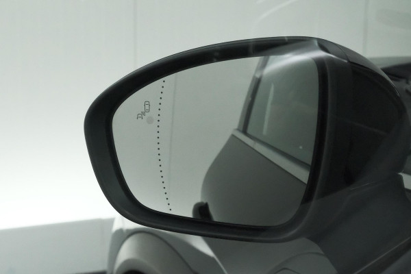 Renault Captur 1.6 E-Tech full hybrid 145 techno | Panoramadak | Camera | Adaptieve Cruise Control | 9.3 Inch Groot Scherm