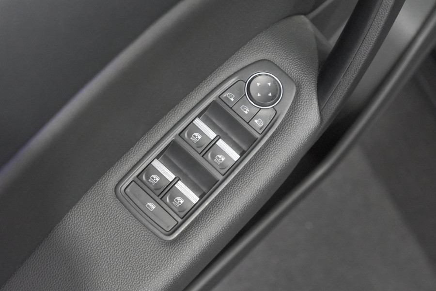 Renault Captur 1.6 E-Tech full hybrid 145 techno | Panoramadak | Camera | Adaptieve Cruise Control | 9.3 Inch Groot Scherm