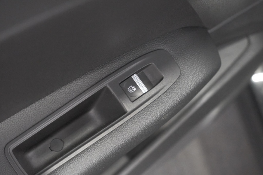 Renault Captur 1.6 E-Tech full hybrid 145 techno | Panoramadak | Camera | Adaptieve Cruise Control | 9.3 Inch Groot Scherm