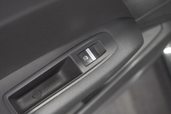 Renault Captur 1.6 E-Tech full hybrid 145 techno | Panoramadak | Camera | Adaptieve Cruise Control | 9.3 Inch Groot Scherm