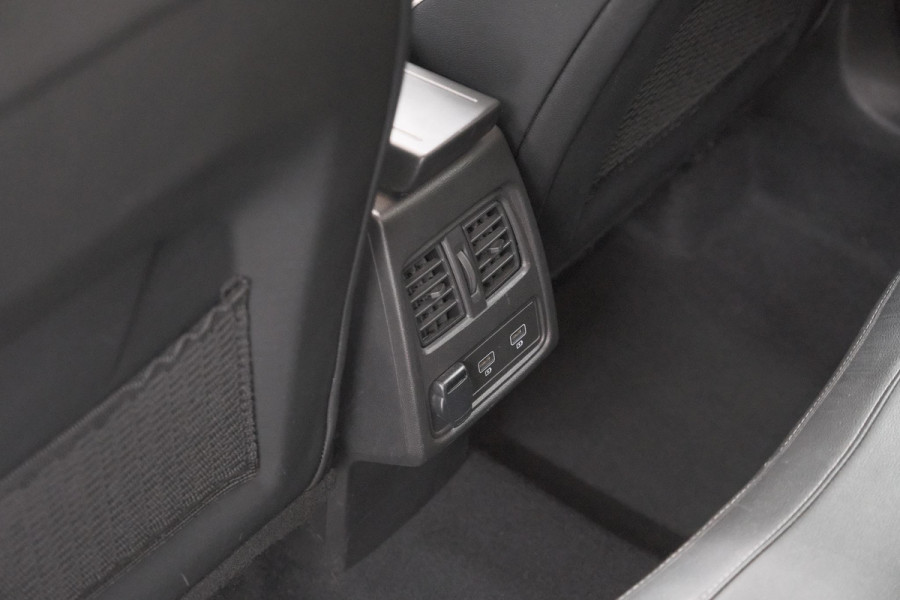 Renault Captur 1.6 E-Tech full hybrid 145 techno | Panoramadak | Camera | Adaptieve Cruise Control | 9.3 Inch Groot Scherm