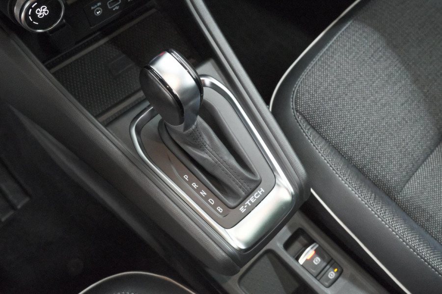 Renault Captur 1.6 E-Tech full hybrid 145 techno | Panoramadak | Camera | Adaptieve Cruise Control | 9.3 Inch Groot Scherm