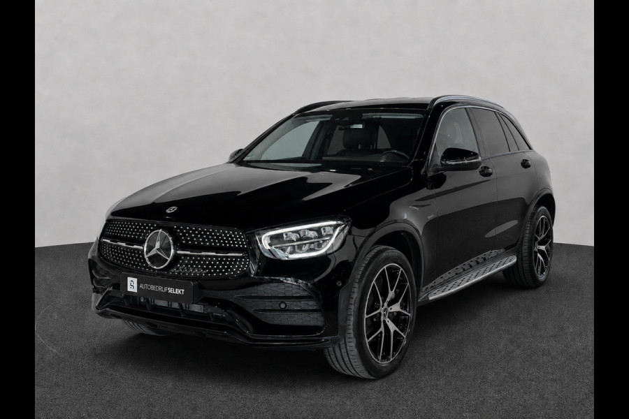 Mercedes-Benz GLC 300e 4MATIC AMG Night | Trekhaak | Camera | Carplay | Treeplanken | Dealer onderhouden