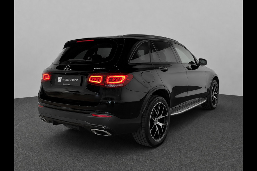 Mercedes-Benz GLC 300e 4MATIC AMG Night | Trekhaak | Camera | Carplay | Treeplanken | Dealer onderhouden
