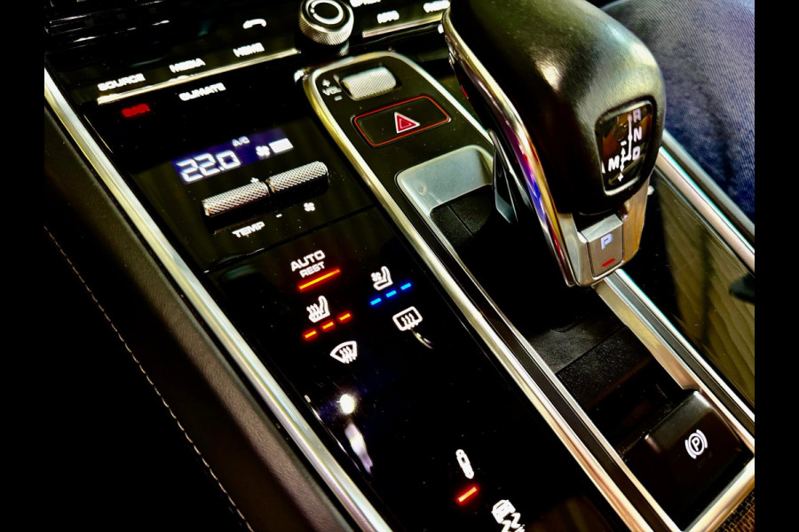 Porsche Panamera Sport Turismo 4.0 Turbo VOL!!!(Panorama, Sportuitlaat, 18-delige stoelen, Sport Chrono, Stoelkoeling, Etc)