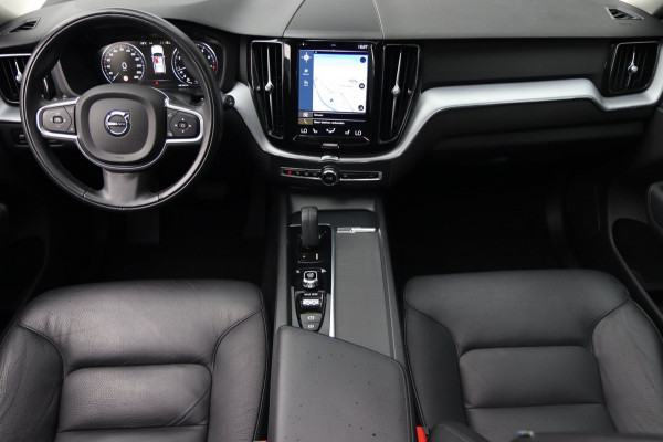 Volvo XC60 2.0 B5 / PANO / ACC / CAMERA / KEYLESS / STUUR+STOELVERW