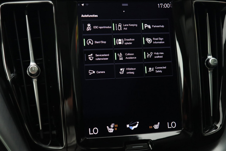 Volvo XC60 2.0 B5 / PANO / ACC / CAMERA / KEYLESS / STUUR+STOELVERW