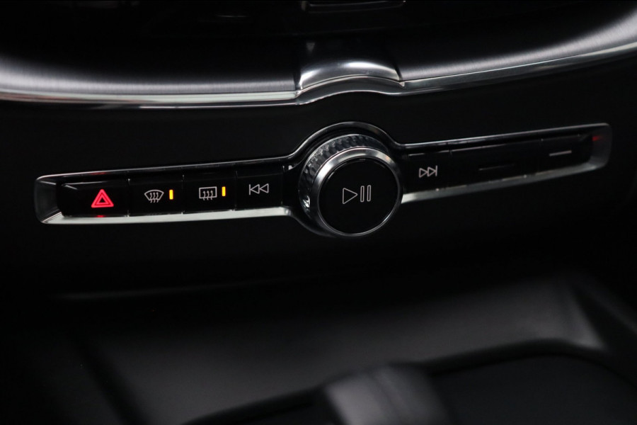 Volvo XC60 2.0 B5 / PANO / ACC / CAMERA / KEYLESS / STUUR+STOELVERW