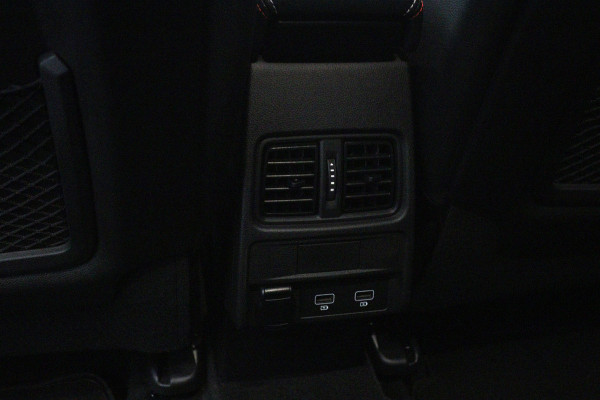 Renault Arkana 1.6 E-Tech hybrid 145 PK R.S. Line E-Tech engineered, Schuif-Kanteldak, leder, Adap. Cruise Control, Camera