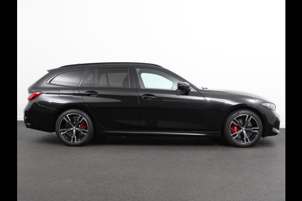 BMW 3 Serie Touring 330e M-Sport PHEV Digitale Cockpit Climate control Stoel verwarming LED Sfeer verlichting Lichtmetalen velgen Navigatie Apple carplay/ Android auto Parkeersensoren