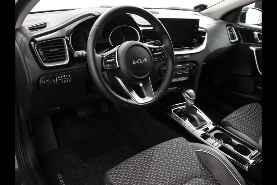 Kia Xceed 1.6 GDi PHEV Automaat DynamicLine DEMO ! Navigatie Apple Carplay/Android Auto  Adaptive Cruise Control  Parkeersensoren  Camera  Stoel-en stuurwielverwarming  Virtual Cockpit  Full LED