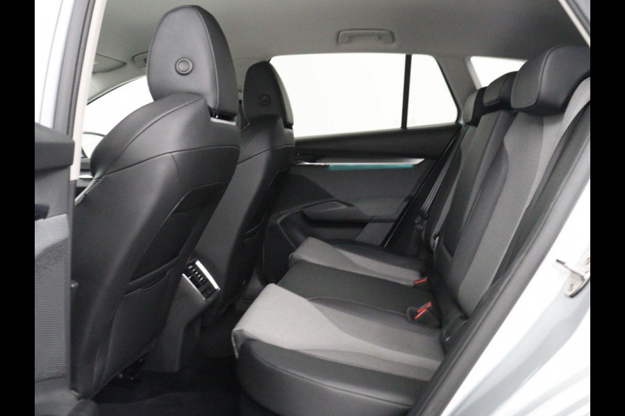 Škoda Enyaq iV 60 | SOH 90,8% | Half leder | Cruise control | Carplay | Sfeerverlichting | Camera | Park assist | Climate control | Elektrische achterklep | Trekhaak