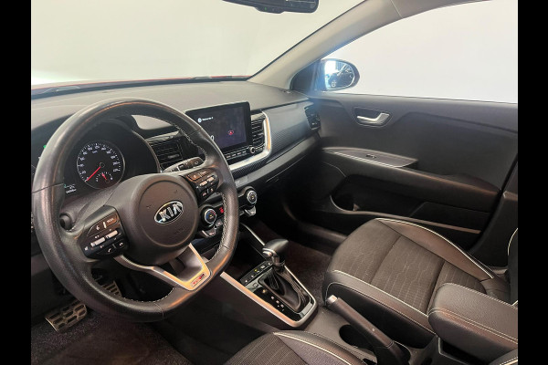 Kia Stonic 1.0 74kW GT Line Automaat Navigatie Apple Carplay Android Auto Camera Parkeersensoren achter Adaptive Cruise Control Stoel- en stuurverwarming Full Led Half leder Climate Control Lichtmetalen velgen