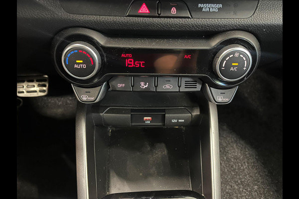 Kia Stonic 1.0 74kW GT Line Automaat Navigatie Apple Carplay Android Auto Camera Parkeersensoren achter Adaptive Cruise Control Stoel- en stuurverwarming Full Led Half leder Climate Control Lichtmetalen velgen