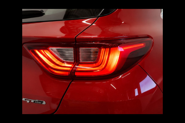 Kia Stonic 1.0 74kW GT Line Automaat Navigatie Apple Carplay Android Auto Camera Parkeersensoren achter Adaptive Cruise Control Stoel- en stuurverwarming Full Led Half leder Climate Control Lichtmetalen velgen