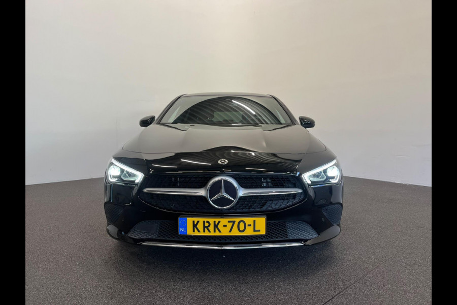 Mercedes-Benz CLA-Klasse Shooting Brake 250 e Business SoH 93% Panoramadak Trekhaak Navigatie Camera Parkeerhulp Cruise control Stoelverwarming Virtual Cockpit Full Led Half leder Climate Control Lichtmetalen velgen