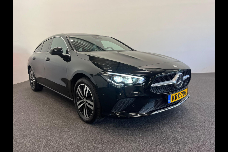 Mercedes-Benz CLA-Klasse Shooting Brake 250 e Business SoH 93% Panoramadak Trekhaak Navigatie Camera Parkeerhulp Cruise control Stoelverwarming Virtual Cockpit Full Led Half leder Climate Control Lichtmetalen velgen