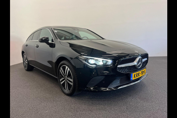 Mercedes-Benz CLA-Klasse Shooting Brake 250 e Business SoH 93% Panoramadak Trekhaak Navigatie Camera Parkeerhulp Cruise control Stoelverwarming Virtual Cockpit Full Led Half leder Climate Control Lichtmetalen velgen
