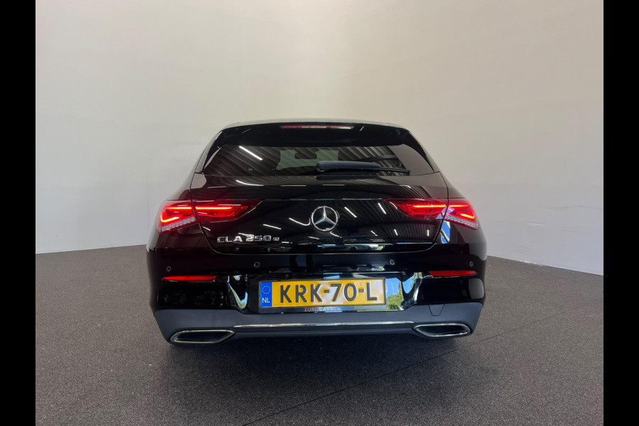 Mercedes-Benz CLA-Klasse Shooting Brake 250 e Business SoH 93% Panoramadak Trekhaak Navigatie Camera Parkeerhulp Cruise control Stoelverwarming Virtual Cockpit Full Led Half leder Climate Control Lichtmetalen velgen