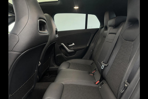 Mercedes-Benz CLA-Klasse Shooting Brake 250 e Business SoH 93% Panoramadak Trekhaak Navigatie Camera Parkeerhulp Cruise control Stoelverwarming Virtual Cockpit Full Led Half leder Climate Control Lichtmetalen velgen