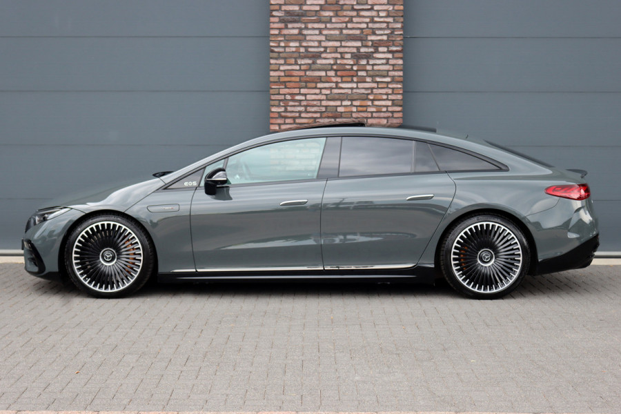 Mercedes-Benz EQS AMG 53 4MATIC+ 108 kWh | Manufaktur | Keramisch | Achterasbesturing | Hyperscreen | Carbon | HUD | Massage | Verwarmd Stuurwiel | Stoelventilatie | Luchtvering |
