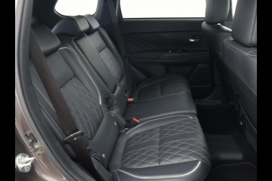 Mitsubishi Outlander 2.4 PHEV INTENSE+ 4WD + LEDER EXCLUSIVE | 360 CAMERA | CARPLAY | TREKHAAK | STOEL/STUURVERW.