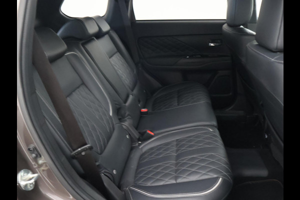 Mitsubishi Outlander 2.4 PHEV INTENSE+ 4WD + LEDER EXCLUSIVE | 360 CAMERA | CARPLAY | TREKHAAK | STOEL/STUURVERW.