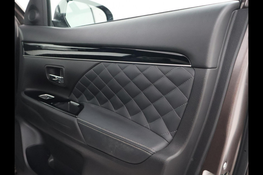 Mitsubishi Outlander 2.4 PHEV INTENSE+ 4WD + LEDER EXCLUSIVE | 360 CAMERA | CARPLAY | TREKHAAK | STOEL/STUURVERW.
