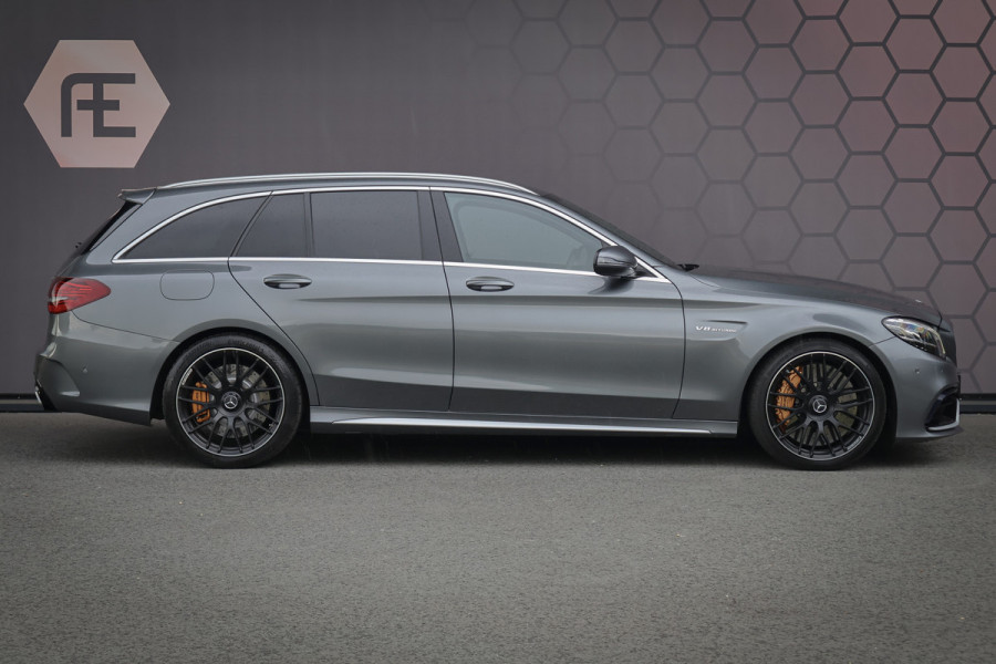 Mercedes-Benz C-Klasse Estate AMG C63S | KERAMISCH | TREKHAAK | STOELVERWARMING | CAMERA | FACELIFT | BURMESTER |