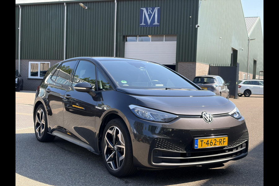 Volkswagen ID.3 Pro Edition Advantage 58 kWh 25.000 NAP | ORIGINEEL NL AUTO | VOLKSWAGEN DEALER ONDERHOUDEN | STOEL + STUURWIELVERWARMING | CAMERA | PDC | ADAPTIVE CRUISE | RIJKLAAR GELEVERD MET 12 MND BOVAG GARANTIE