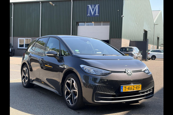 Volkswagen ID.3 Pro Edition Advantage 58 kWh 25.000 NAP | ORIGINEEL NL AUTO | VOLKSWAGEN DEALER ONDERHOUDEN | STOEL + STUURWIELVERWARMING | CAMERA | PDC | ADAPTIVE CRUISE | RIJKLAAR GELEVERD MET 12 MND BOVAG GARANTIE