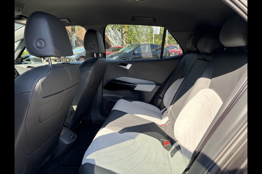 Volkswagen ID.3 Pro Edition Advantage 58 kWh 25.000 NAP | ORIGINEEL NL AUTO | VOLKSWAGEN DEALER ONDERHOUDEN | STOEL + STUURWIELVERWARMING | CAMERA | PDC | ADAPTIVE CRUISE | RIJKLAAR GELEVERD MET 12 MND BOVAG GARANTIE