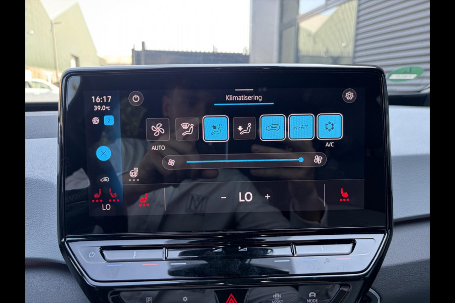 Volkswagen ID.3 Pro Edition Advantage 58 kWh 25.000 NAP | ORIGINEEL NL AUTO | VOLKSWAGEN DEALER ONDERHOUDEN | STOEL + STUURWIELVERWARMING | CAMERA | PDC | ADAPTIVE CRUISE | RIJKLAAR GELEVERD MET 12 MND BOVAG GARANTIE