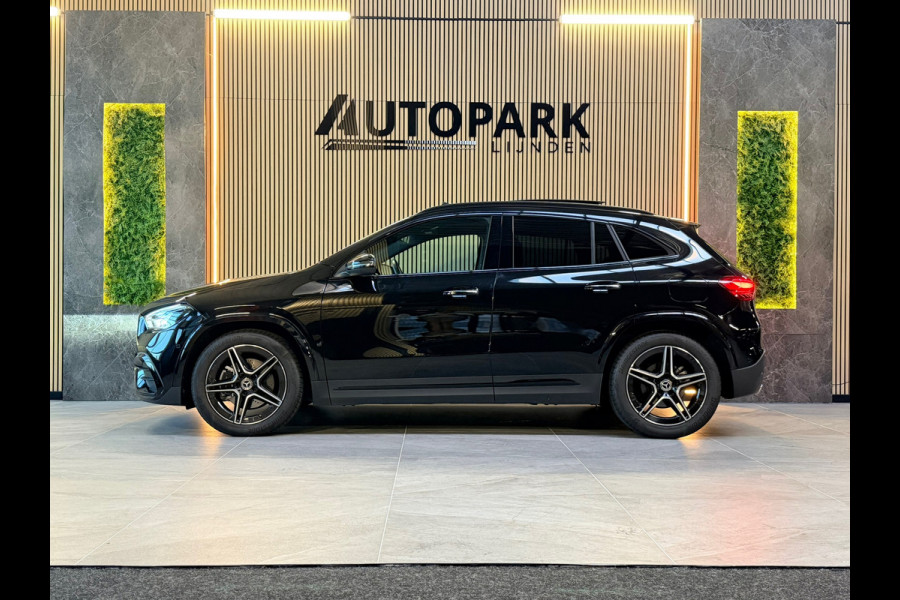Mercedes-Benz GLA 200 AMG Line PANO|KEYLESSS|DODEHOEK|CARPLAY|CAMERA|SFEERVERLICHTING|19 INCH|DEALER ONDERHOUDEN|2024|VOL!