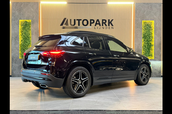 Mercedes-Benz GLA 200 AMG Line PANO|KEYLESSS|DODEHOEK|CARPLAY|CAMERA|SFEERVERLICHTING|19 INCH|DEALER ONDERHOUDEN|2024|VOL!