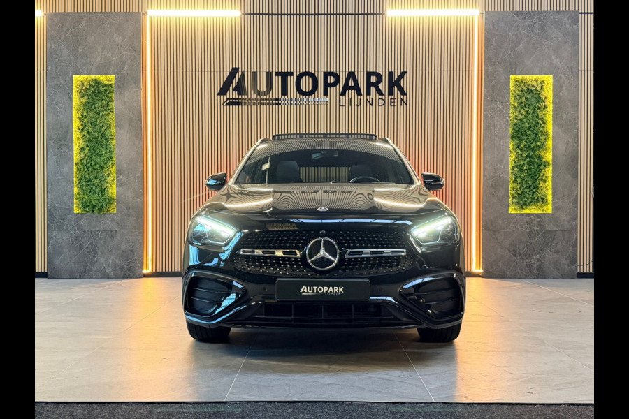 Mercedes-Benz GLA 200 AMG Line PANO|KEYLESSS|DODEHOEK|CARPLAY|CAMERA|SFEERVERLICHTING|19 INCH|DEALER ONDERHOUDEN|2024|VOL!