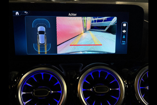 Mercedes-Benz GLA 200 AMG Line PANO|KEYLESSS|DODEHOEK|CARPLAY|CAMERA|SFEERVERLICHTING|19 INCH|DEALER ONDERHOUDEN|2024|VOL!