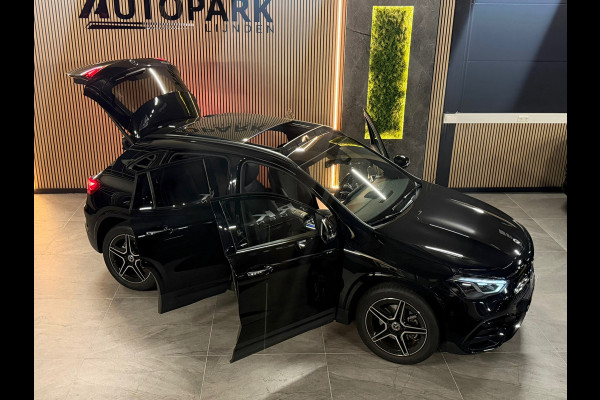 Mercedes-Benz GLA 200 AMG Line PANO|KEYLESSS|DODEHOEK|CARPLAY|CAMERA|SFEERVERLICHTING|19 INCH|DEALER ONDERHOUDEN|2024|VOL!