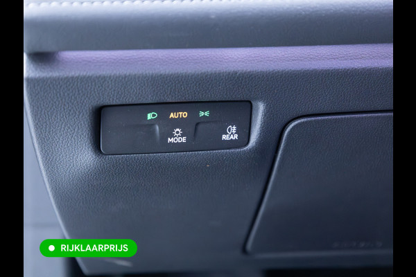 Volkswagen Passat Variant 1.5 eHybrid Elegance Bus. 204 PK | Elec. trekhaak | Stoel- & Stuurverwarming | Ergo stoelen met memory | All-season, Adaptive cruise, Navigatie, Stoelventilatie, HUD, Elektrische achterklep, DCC