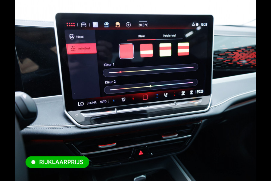 Volkswagen Passat Variant 1.5 eHybrid Elegance Bus. 204 PK | Elec. trekhaak | Stoel- & Stuurverwarming | Ergo stoelen met memory | All-season, Adaptive cruise, Navigatie, Stoelventilatie, HUD, Elektrische achterklep, DCC