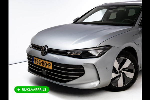 Volkswagen Passat Variant 1.5 eHybrid Elegance Bus. 204 PK | Elec. trekhaak | Stoel- & Stuurverwarming | Ergo stoelen met memory | All-season, Adaptive cruise, Navigatie, Stoelventilatie, HUD, Elektrische achterklep, DCC