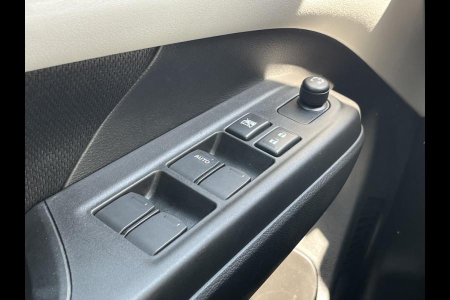 Suzuki Swift 1.2 Smart Hybrid Select | Adapt. Cruise | Camera | Stoelverwarming | 16'' | Dodehoek | Carplay/Android Auto | Smart Entry |