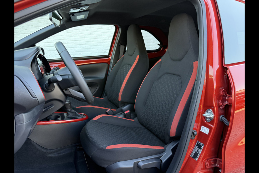 Toyota Aygo X 1.0 VVT-i S-CVT Pulse | Carplay | Camera | ACC | Stoelverwarming