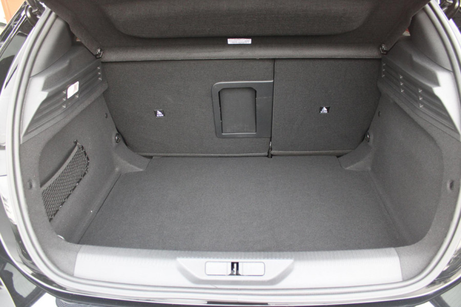 Peugeot 308 1.2 Hybrid 145PK AUTOMAAT GT PACK | PANORAMA SCHUIF/KANTEL DAK | AFNEEMBARE TREKHAAK | SENSATION PACK: FOCAL HIFI SYSTEM MET 10 SPEAKERS/DRAADLOZE TELEFOONLADER | 360 VISION & DRIVE ASSIST PLUS PACK: ACHTERUITRIJCAMERA 360° VISEOPARK (4-CAMERA'S)/PARKEERHULP VOOR + ACHTER/ANTIDIEFSTAL ALARM/3-D INSTRUMENTENPANEEL/CLEAN CABIN | ALCANTARA EXECUTIVE PACK: BEKLEDING ALCANTARA/KUNSTLEDER INCL. ELEKTRISCH VERSTELBARE AGR STOEL MET GEHEUGENFUNCTIE/VERWARMBARE VOORSTOELEN/MASSAGE FUNCTIE OP BEIDE VOORSTOELEN |  18" LICHTMETALEN VELGEN | NAVIGATIE | LED MATRIX KOPLAMPEN | KEYLE
